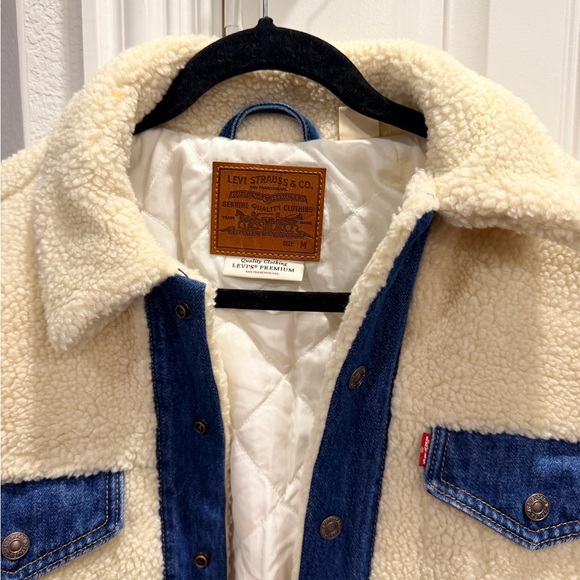 Levi's Premium Cream and Blue Jacket with Sherpa - Picture 3 of 7